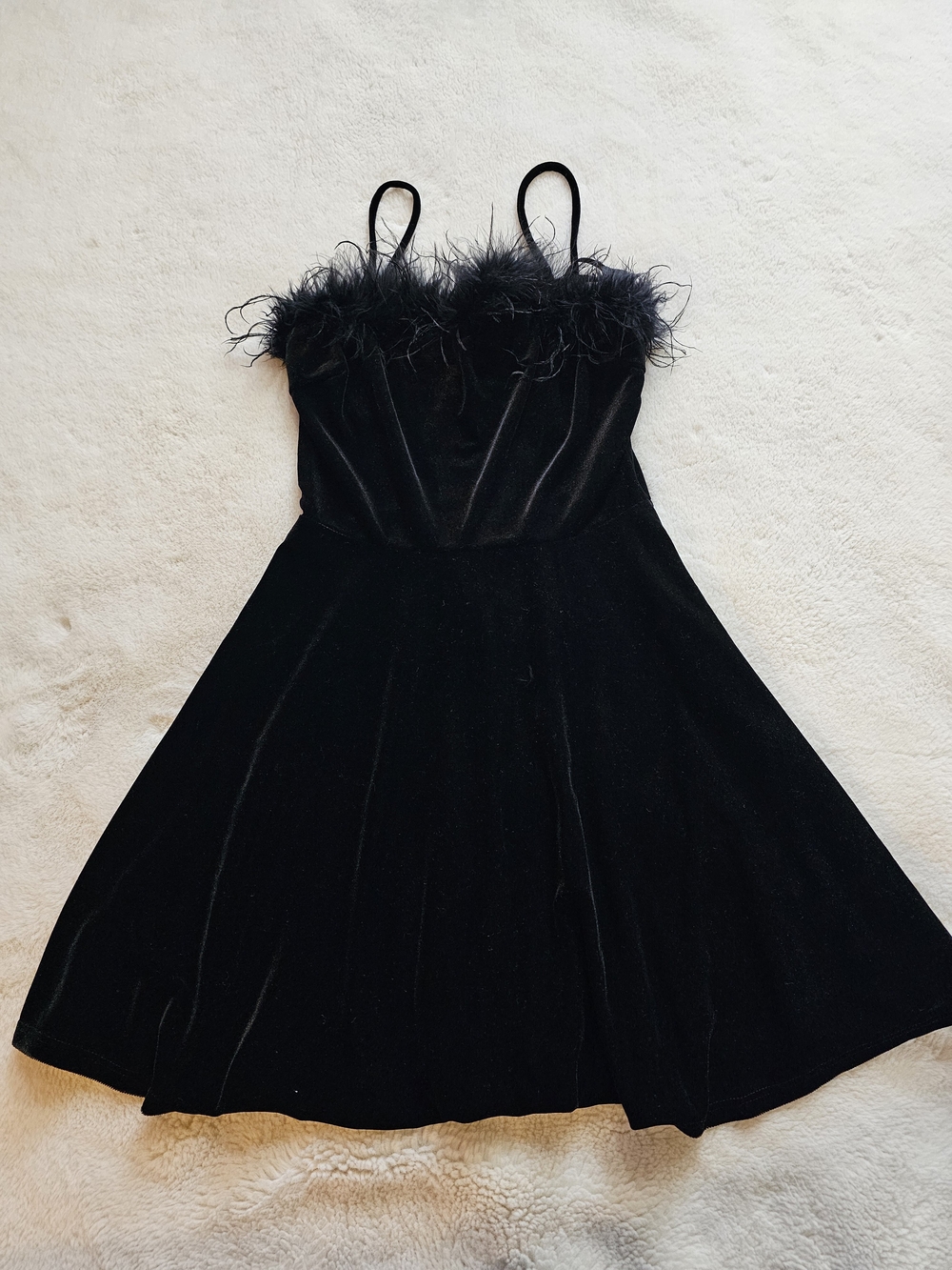 Windsor Velvet Feather Trim Mini Dress Size Medium